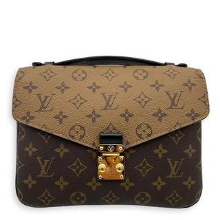 (Category: ) located in . Submitted by carousellluxury (Listing ID 1379802557, Image 1). Description: .