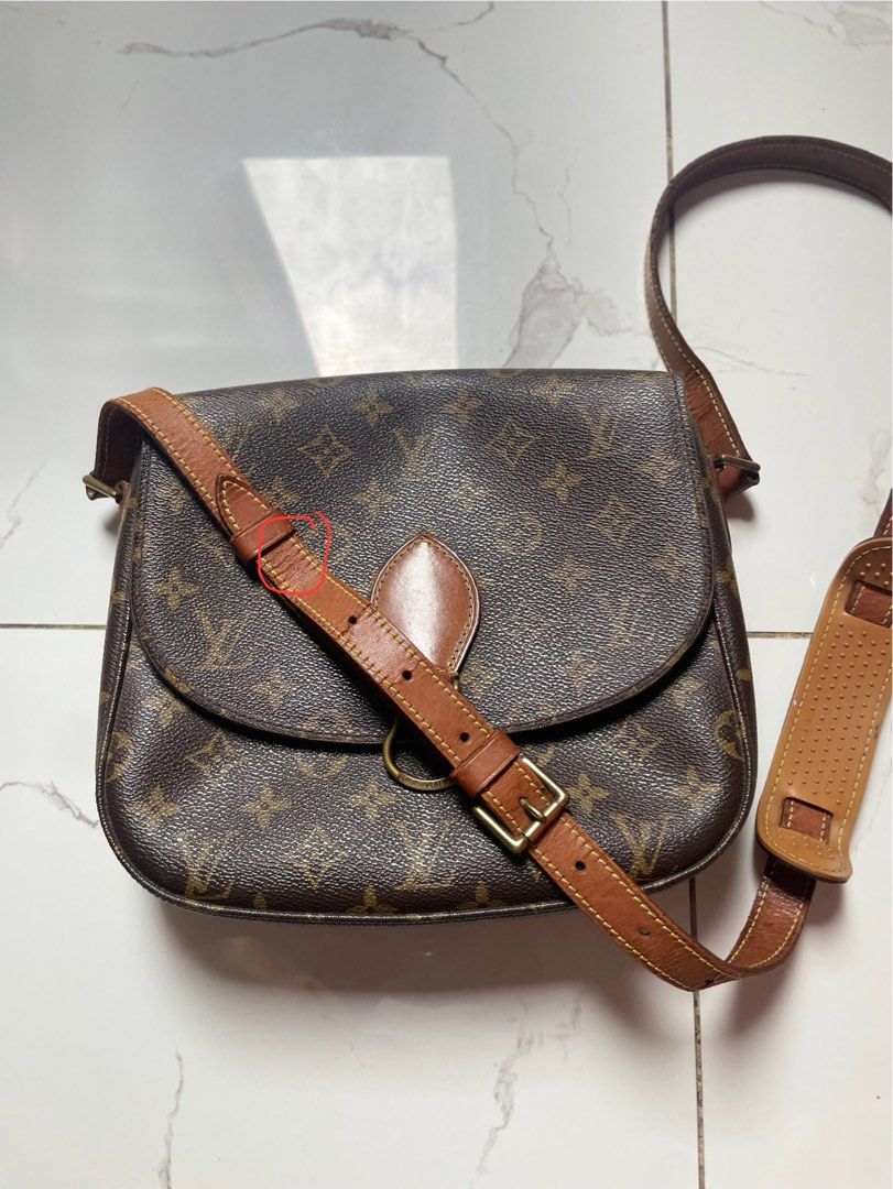 LV St Cloud GM (Category: Luxury Bags & Wallets) located in Quezon City. Submitted by phammy (Listing ID 1379749225, Image 2). Description: RANK AB Size: GM (20cmx24cmx6cm) Vibrant monogram leather (great condition exterior) Gold hardware (interior) Minimal water mark and cracks on strap .