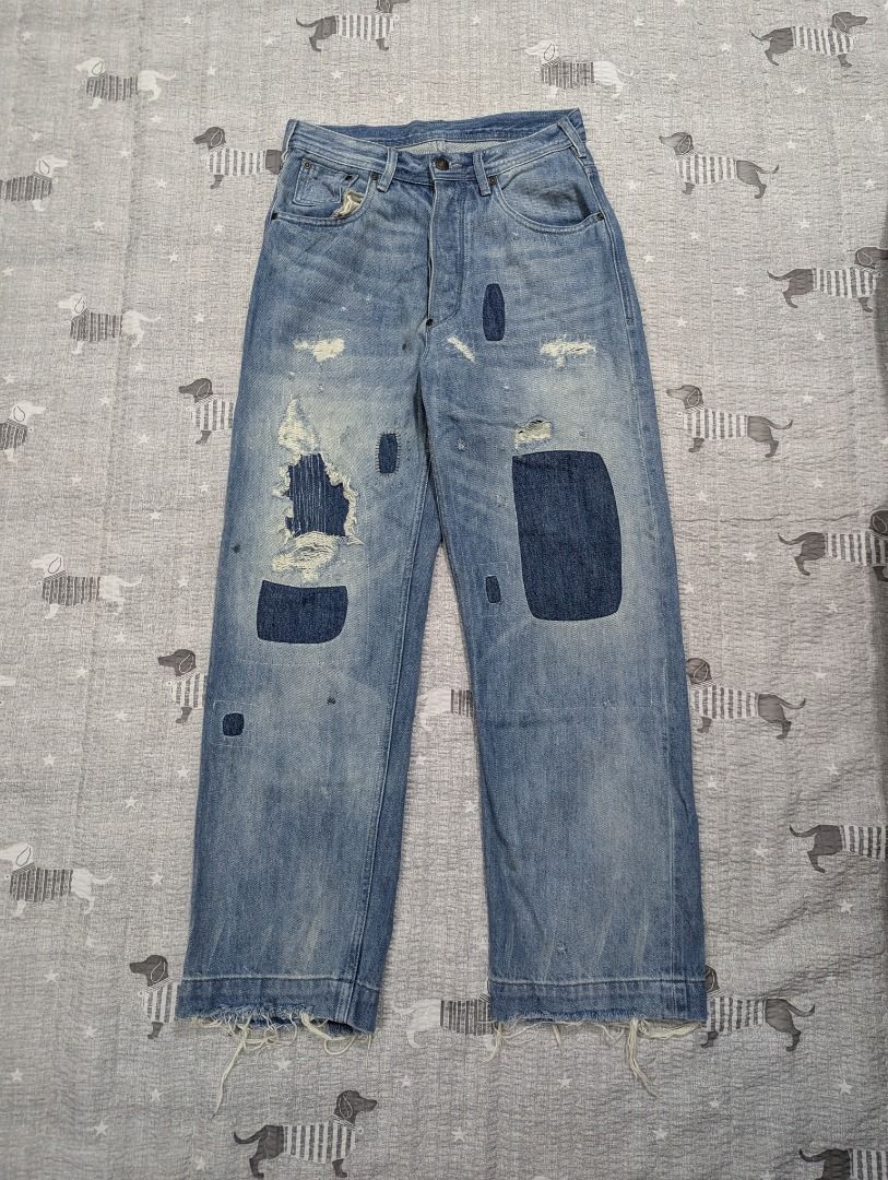 Maison Margiela Patchwork Jeans 26 (Category: Jeans) located in Antipolo. Submitted by bentakahitanoano (Listing ID 1379907070, Image 1). Description: Still in good shape Best fits 26 waist Tags are missing Sold around 350-600 usd on grailed Measurements Waist 13.5 Rise 10.5 Thigh 10.5 Inseam 27 Length 38.5 Leg opening 8.5.