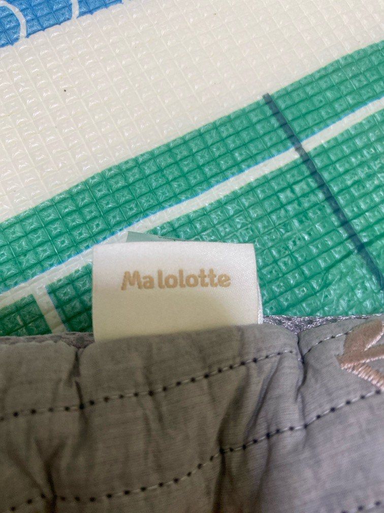 Malolotte Stroller cushion made in Korea (Category: Other Babies Going Out Needs) located in Singapore. Submitted by woodwoodlander (Listing ID 1379727290, Image 2). Description: My kids don’t like to use it. Only used once or twice..