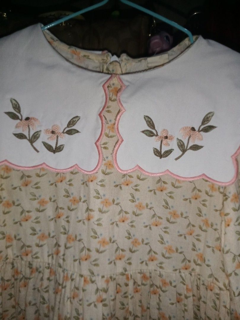 Mididress (Kategori: 1 hingga 3 tahun) berada di Balikpapan. Dikirim oleh bellakhodi10488 (ID iklan 1379892434, Gambar 2). Deskripsi: sailor vintage bisa co di oyen brand : Check usia : tag 120 (3- 4 tahun) warna : pekat bahan katun.