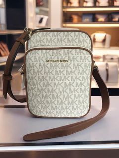 (Category: ) located in . Submitted by fascinating.premium.bag.mall (Listing ID 1379897218, Image 1). Description: .