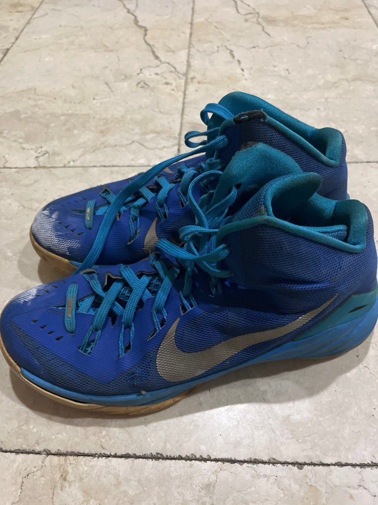 Nike Hyperdunk (Category: Sneakers) located in Paranaque City. Submitted by dnlem (Listing ID 1379794478, Image 2). Description: Nike Hyperdunk Size: US 8.5 Rfs: decluttering.