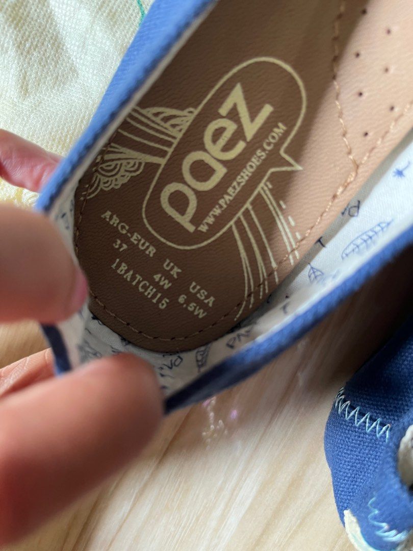 PAEZ SHOES (Category: Slippers and slides) located in Nabua. Submitted by twelvet (Listing ID 1379762901, Image 2). Description: comfy shoes/sandals size 6.5 / 37.