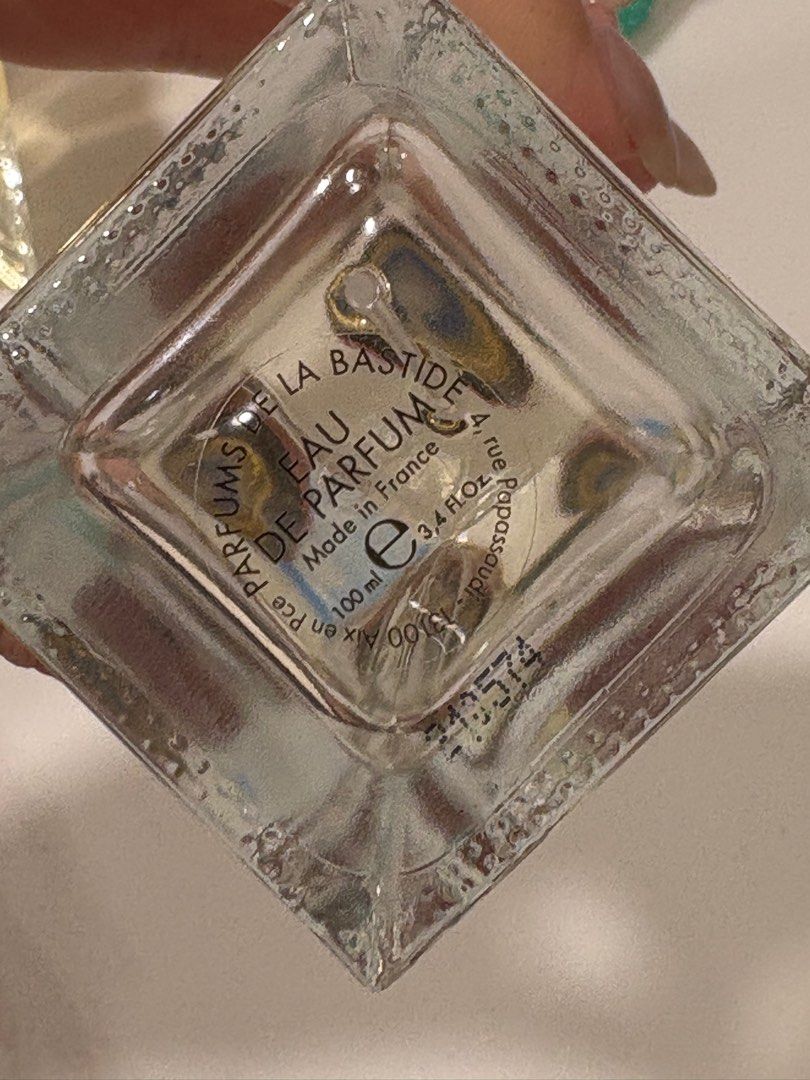由 virtuous_cycle (刊登 ID 1379883983，圖片 3) 提交，位於 台北市 (Taipei) 的 Parfums De La Bastide Ingenue 圖爾雷特紫羅蘭淡香精 EDP 100ml (類別：香水、體香劑)，說明：斷捨離中～～ 原價3980。