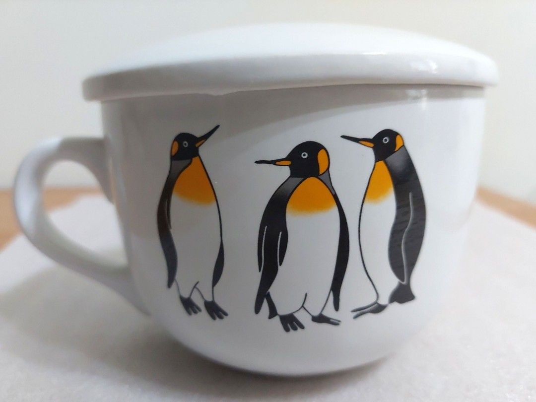 由 happybuyeveryday (刊登 ID 1379807637，圖片 1) 提交，位於 台中市 (Taichung) 的 Penguin企鵝陶瓷湯碗/燕麥碗/馬克杯加蓋 (類別：餐具和餐具)，說明：Penguin企鵝陶瓷湯碗 ▪︎燕麥碗/馬克杯加蓋 ▪︎尺寸約直徑11.5高9cm 狀況良好☆內裡乾淨 ☆詳細介紹請看圖片 喜歡可直接下單 需要併單歡迎聊聊。