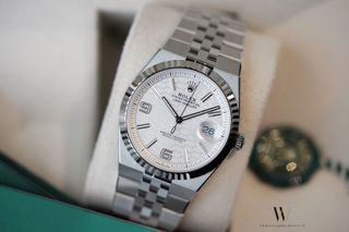 （分類：）位於 。 由 thewatchandjewelleryshopltd 提交（商品編號 1379768186，圖片 1）。簡介： 。
