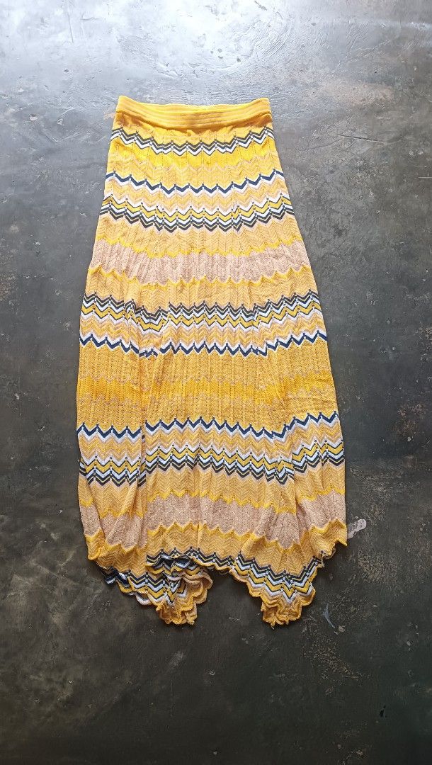 Sandro Long Skirt (Category: Luxury Apparel) located in Tacloban City. Submitted by pascore (Listing ID 1379741513, Image 1). Description: (condition 9/10, L35W24-28).