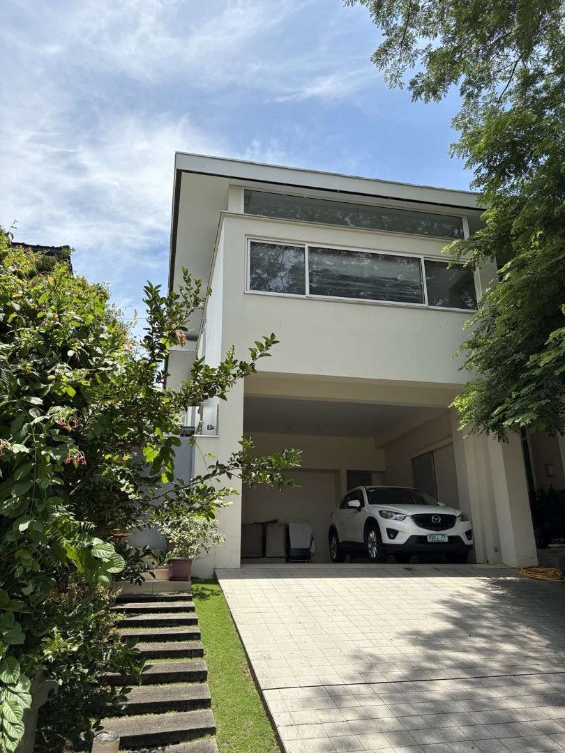Sonera Ayala Southvale (Category: House & Lot) located in Santa Rosa. Submitted by gem.juguilon (Listing ID 1379855453, Image 1). Description: Ayala Southvale Sonera lot are 500 sqm 2storey House bright 4bigbedrooms with own tb garden aircons only more details pls. pm.