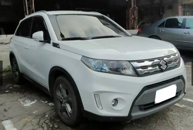 由 vivian19932004 (刊登 ID 1379805522，圖片 3) 提交，位於 新北市 (New Taipei) 的 Suzuki Vitara 2017款 白色 (類別：汽車出售)，說明：💥認證中古車 歡迎你來帶回家💥 💥車輛應有盡有 趕緊來搶便宜💥 ⚠️車商賣車 同行勿擾⚠️ 廠牌型號: Suzuki Vitara 2017款 白色 行駛里程: 8萬 引擎燃料: 汽油 出廠年份: 2017年 排氣量: 1.6L 變速系統: 手自排 傳動系統: 2WD 車門: 5門 乘客數: 5人 💎提供車況原始表 💎提供車換車需求 💎車況與認證表不符，退車並全額退費 🔥車輛均有第三方認證🔥 ⭕專業鑑定⭕合格認證 ⭕檢定報告⭕一覽無遺 五大保證❗️ ✅里程保證車 ✅無泡水車 ✅無重大事故 ✅無引擎號碼變造車 ✅非計程車 五大保固❗️ 💯引擎、💯變速箱、💯方向機、 💯啟動馬達、💯發電機 🚗歡迎預約賞車🚗 💰️可現金💰️可貸款️💰️配合多間銀行 並且提供