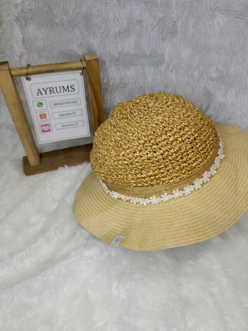 Topi Pantai Smith Bridge (Kategori: 1 hingga 3 tahun) berada di Gresik. Dikirim oleh ayrums.27 (ID iklan 1379838953, Gambar 3). Deskripsi: - Size 3-5th - Bahan paper - Ada karet leher - Like new Update stock under 20k di WA grup.