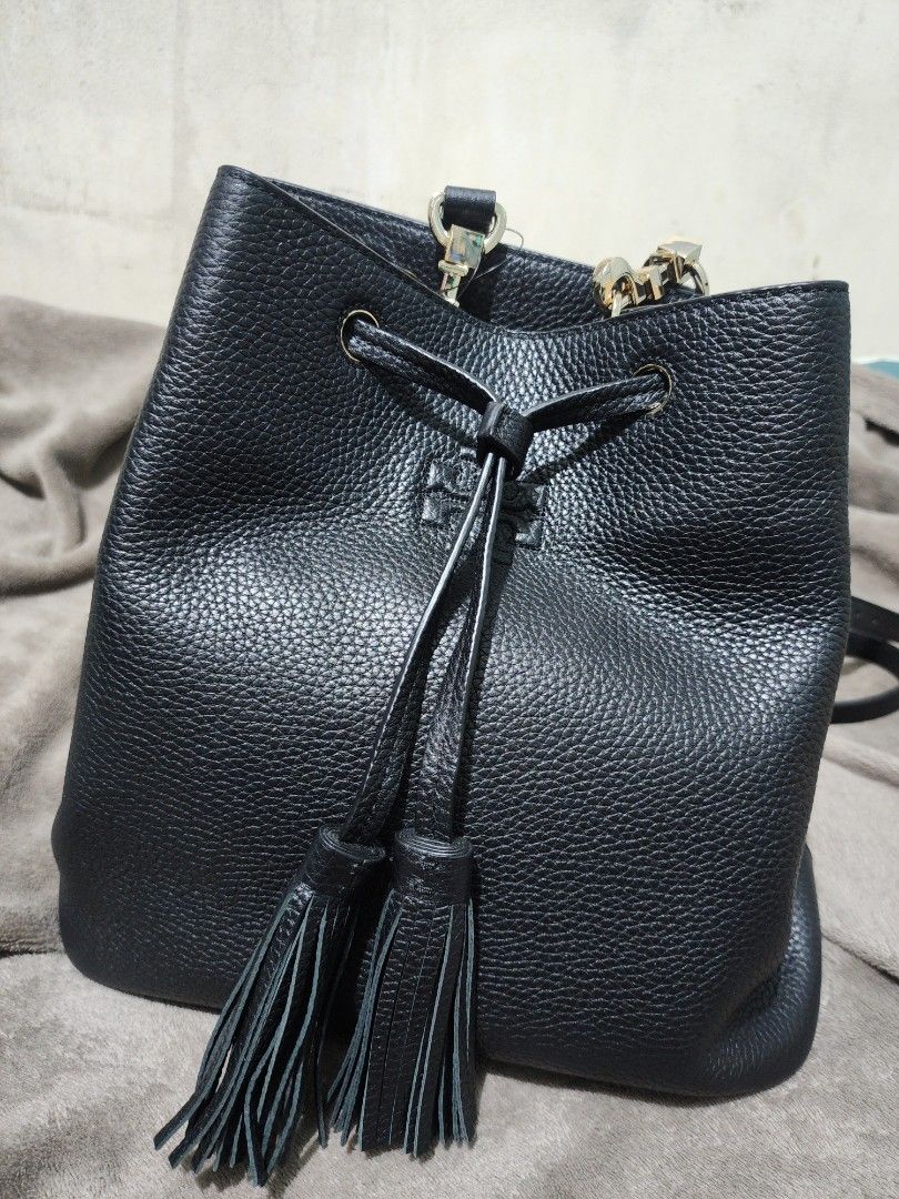 Tory Burch Thea Bucket Leather Bag (Category: Luxury Bags & Wallets) located in Marikina City. Submitted by iamaprilsantos (Listing ID 1379828456, Image 1). Description: --> Brand New Tory Burch Thea Bucket Leather Bag --> Never been used --> Pasalubong from Canada --> Slightly negotiable --> sf c/o buyer.