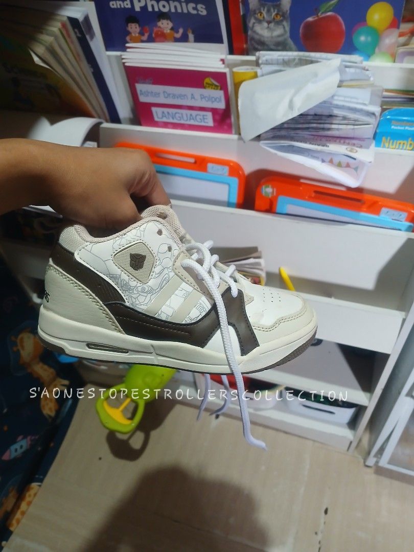 Transformer Shoes (OG) (Category: Babies & Kids Fashion) located in Quezon City. Submitted by strollersshop (Listing ID 1379813346, Image 3). Description: No issue . Khakie color with Box OG TRANSFORMER SHOES FOR KID TODDLER. SIZE 29 . RFS .MALIIT NA SA BABY KO SUPER GANDA PA NYA ..