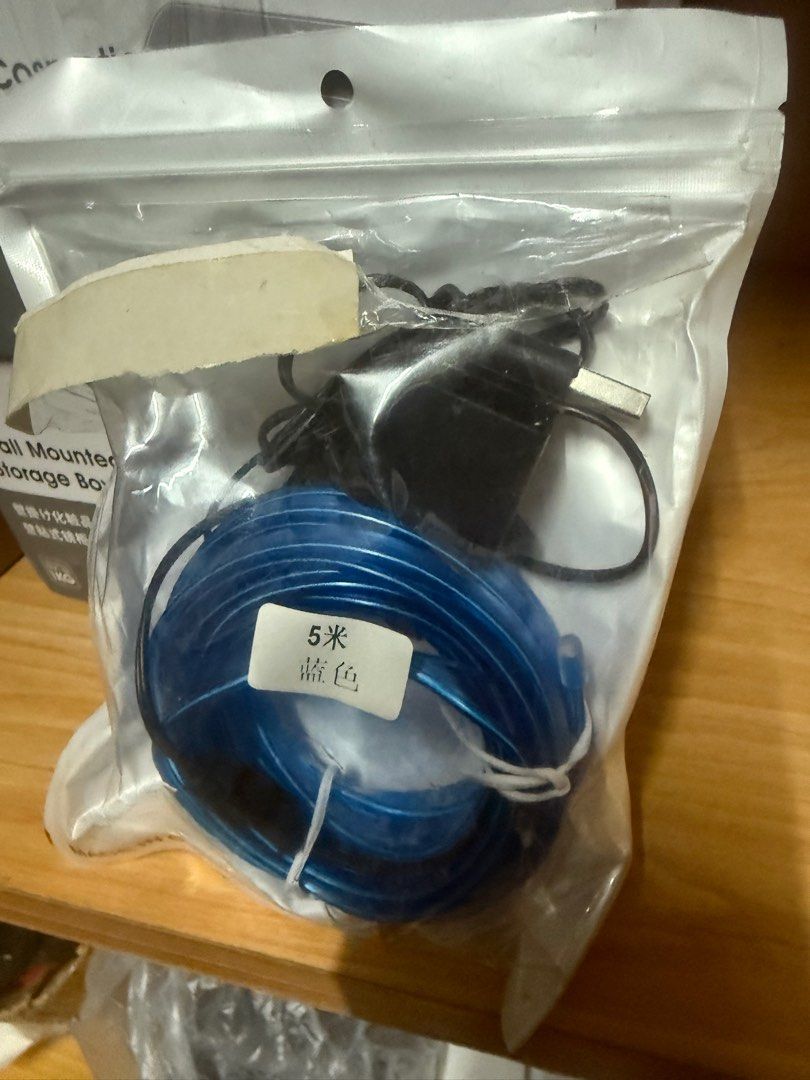 由 cccccccccyyy (刊登 ID 1379792864，圖片 1) 提交，位於 桃園市 (Taoyuan) 的 USB 5米藍色燈條 (類別：汽機車零配件)，說明：。