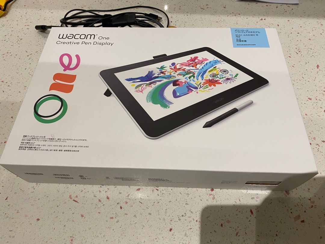 Wacom One Creative Pen Display (Category: Other Accessories) located in Singapore. Submitted by law777rence (Listing ID 1379856239, Image 1). Description: 📌【Wacom One 創意繪圖螢幕】超值釋出｜數位繪圖 & 線上教學神器 🎨✨ ✅ 原廠正品、功能正常、保存良好！ ✅ 超適合初學者／插畫新手／學生用戶！ — 🎁 產品介紹： 這台 Wacom One 是初學者進入數位創作的絕佳選擇！ ✔️ 13.3 吋 FHD 大螢幕，畫面清晰自然 ✔️ 支援 EMR 無電池觸控筆，4096 階壓力感應，筆觸靈敏 ✔️ 相容 Windows / macOS / ChromeOS / Android，多平台都能用 ✔️ 可接 HDMI + USB，簡單連線、即插即用 ✔️ 適合用於插畫創作、手寫筆記、線上教學、PDF 批改等應用！ — 🧰 