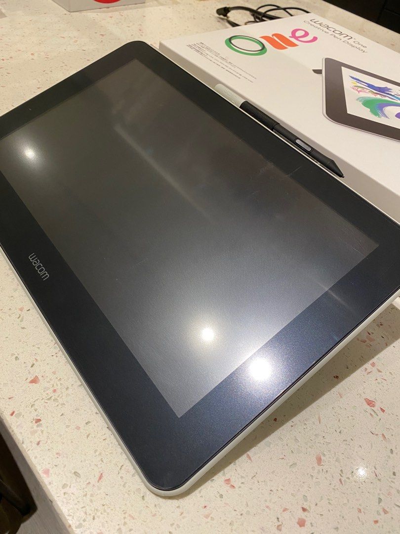 Wacom One Creative Pen Display (Category: Other Accessories) located in Singapore. Submitted by law777rence (Listing ID 1379856239, Image 2). Description: 📌【Wacom One 創意繪圖螢幕】超值釋出｜數位繪圖 & 線上教學神器 🎨✨ ✅ 原廠正品、功能正常、保存良好！ ✅ 超適合初學者／插畫新手／學生用戶！ — 🎁 產品介紹： 這台 Wacom One 是初學者進入數位創作的絕佳選擇！ ✔️ 13.3 吋 FHD 大螢幕，畫面清晰自然 ✔️ 支援 EMR 無電池觸控筆，4096 階壓力感應，筆觸靈敏 ✔️ 相容 Windows / macOS / ChromeOS / Android，多平台都能用 ✔️ 可接 HDMI + USB，簡單連線、即插即用 ✔️ 適合用於插畫創作、手寫筆記、線上教學、PDF 批改等應用！ — 🧰 