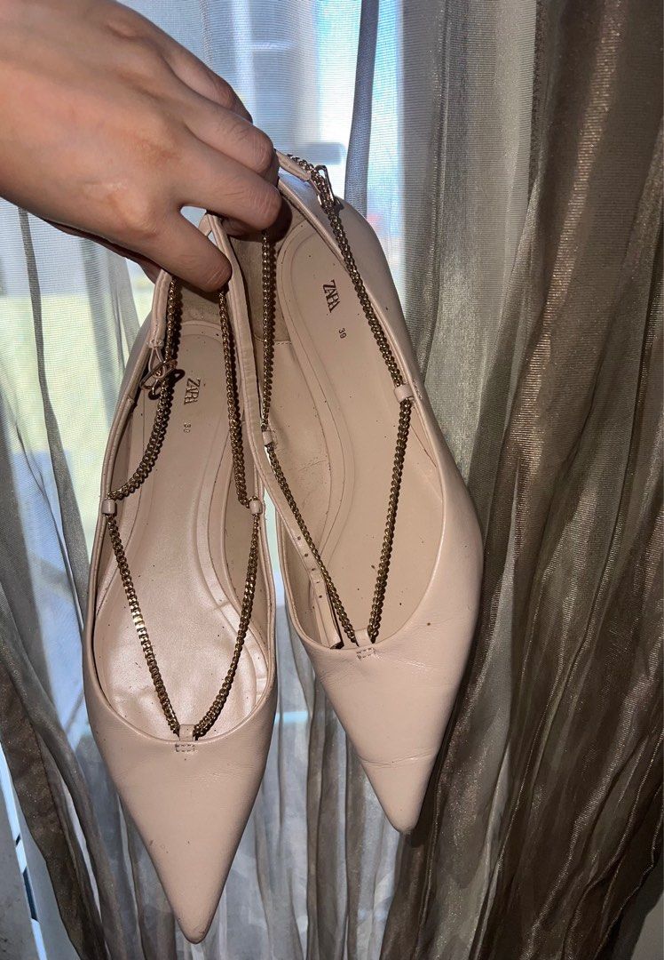 Zara Cream Flats with Gold accent (Category: Flats & Sandals) located in Manila. Submitted by coleee24 (Listing ID 1379769010, Image 2). Description: .