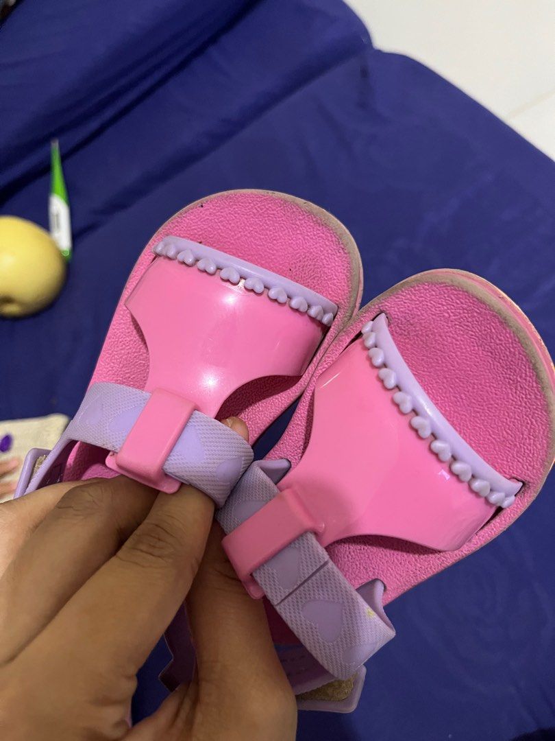 Zaxynina (Kategori: Orang Tua, Bayi & Anak - Lainnya) berada di Jakarta Pusat. Dikirim oleh anugrahlariz (ID iklan 1379839716, Gambar 2). Deskripsi: Uk 21/ 12.5 Butuh cuci, kondisi seperti di foto Perekatnya masih aman Tidak ada dus Nego..