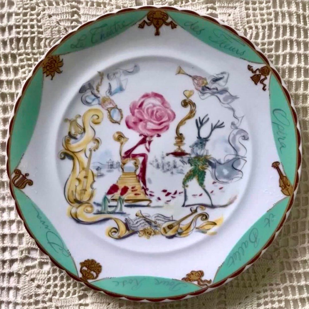 (Each)10.5” 1991 large Shiseido Le Theatre Des Flower Plate (Category: Dinnerware & Cutlery) located in Petaling Jaya. Submitted by pepa88 (Listing ID 1379946911, Image 2). Description: Diameter: 10.5” 2pcs available Collectible Shiseido big plate *TC/L.