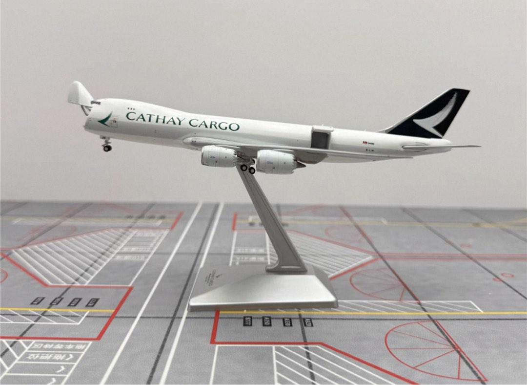 1:400 Cathay Pacific Cargo 開門版B747-8F, 玩具收藏品, 手辦及模型