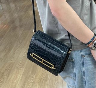 （分類：）位於 。 由 bellize.luxury 提交（商品編號 1380022635，圖片 1）。簡介： 。