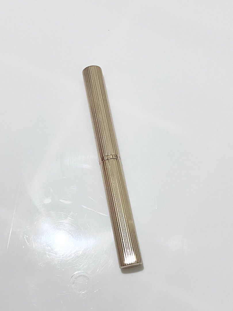 由 jiji_cat (刊登 ID 1379994957，圖片 2) 提交，位於 台中市 (Taichung) 的 雅詩蘭黛細管唇膏 #110 (類別：唇部彩妝、保養)，說明：僅用一次。