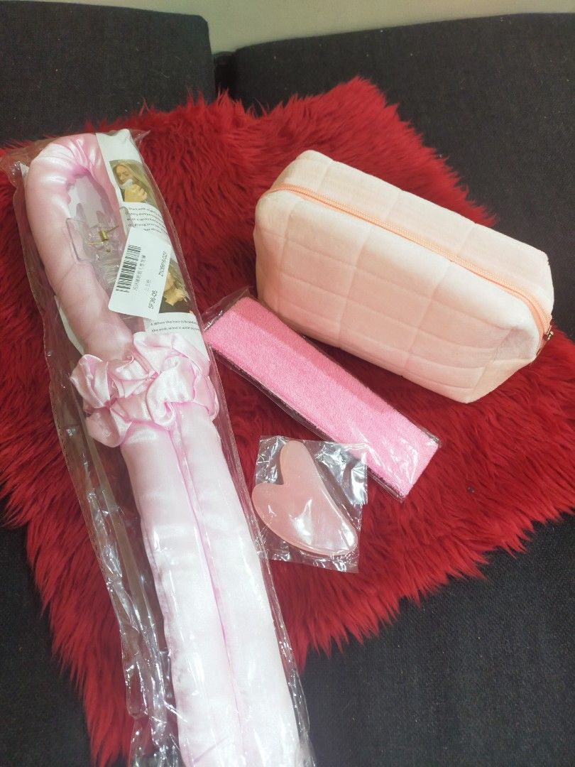All pink Gift Set (Category: Face Care) located in Quezon City. Submitted by floreskari78555 (Listing ID 1379997102, Image 1). Description: All Pink Gift Set ‼️‼️ 285php set includes; Heatless Curler 4pcs Towel Headband Guasha Puffy Make Up Pouch Available for Retail & Wholesale Perfect for Corporate Giveaways,PR Kits,and Bridesmaids Gift Delivery via Lalamove,Grab Express,LBC &J&T.