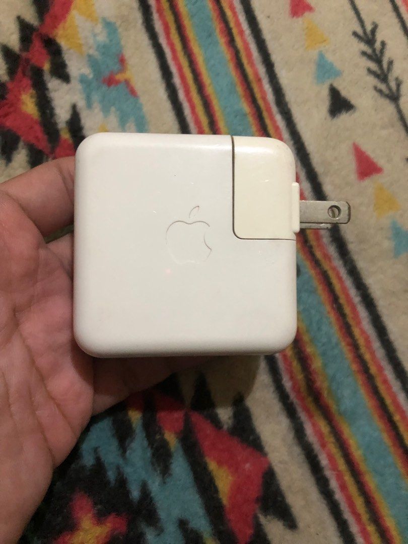 Apple IPOD usb charging adapter (Category: Portable Audio Accessories) located in Quezon City. Submitted by markgolveo (Listing ID 1379953917, Image 1). Description: Apple IPOD usb charging adapter.