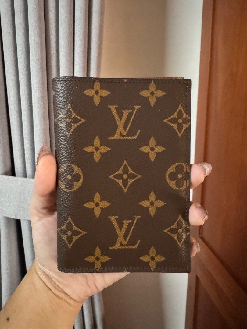 AUTHENTIC LV PASSPORT HOLDER (Category: Luxury Bags & Wallets) located in Makati City. Submitted by csastorefinds (Listing ID 1380042472, Image 1). Description: Used once. STEAL PRICE AT 14,000. No box. .