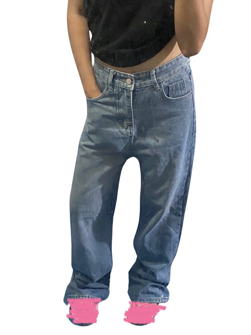 Baggy Denim Blue Jeans (Category: Jeans) located in Manila. Submitted by lovesclairo (Listing ID 1379912517, Image 1). Description: ✿ 𝗣𝗥𝗜𝗖𝗘: ₱150 ✿ 𝗦𝗜𝗭𝗘: 26 - 27 ✿ 𝗟𝗘𝗡𝗚𝗧𝗛: 42 ✧ tried on only ✧ no flaws (js needs ironing) ✧ so nice!!! luv this but too big on me ✧ thick fabric 🤌🏻 ‼️ 𝗥𝗘𝗠𝗜𝗡𝗗𝗘𝗥: ✾ Strictly 𝙣𝙤 𝙘𝙖𝙣𝙘𝙚𝙡𝙡𝙖𝙩𝙞𝙤𝙣, 𝙧𝙚𝙩𝙪𝙧𝙣, 𝙤𝙧 𝙧𝙚𝙛𝙪𝙣𝙙 ✾ This is a preloved item — 𝙥𝙡𝙚𝙖𝙨𝙚 𝙢𝙖𝙣𝙖𝙜𝙚 𝙚𝙭�