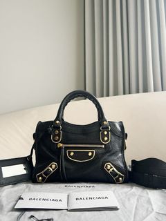(Kategori: ) berada di . Dikirim oleh anzeraluxbags.id (ID iklan 1380034613, Gambar 1). Deskripsi: .