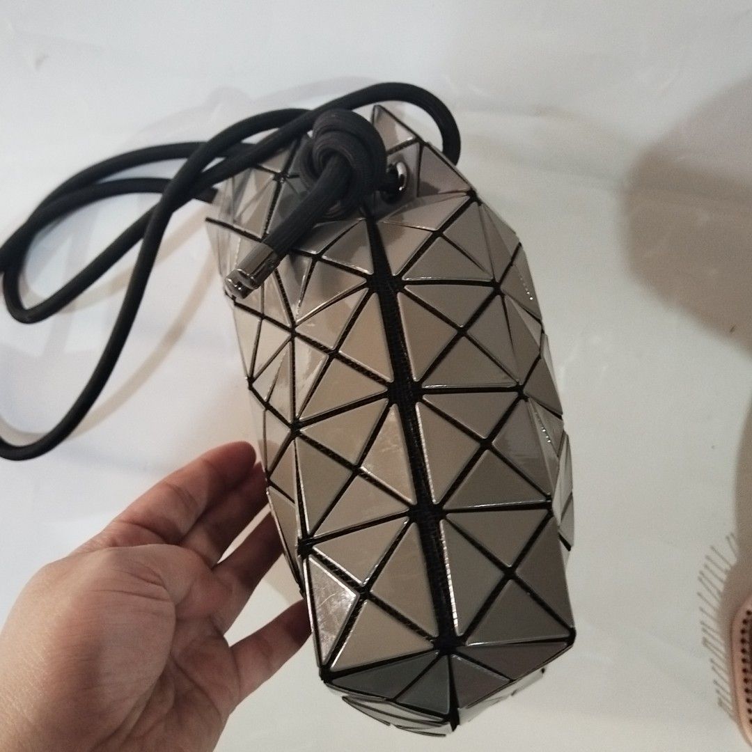 baobao (Category: Luxury Bags & Wallets) located in Lemery. Submitted by venus23 (Listing ID 1380067311, Image 3). Description: .