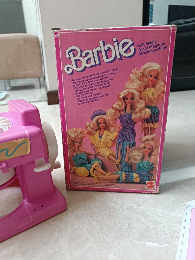 Barbie Super Knit Magic Knitting Machine Vintage Playset Toy Mattel Made in Italy Hardly Used (Kategori: Mainan & Baby Walker) berada di Tangerang. Dikirim oleh yulismg (ID iklan 1379963216, Gambar 3). Deskripsi: Working well Hardly used Complete with box and original yarn From my collection.