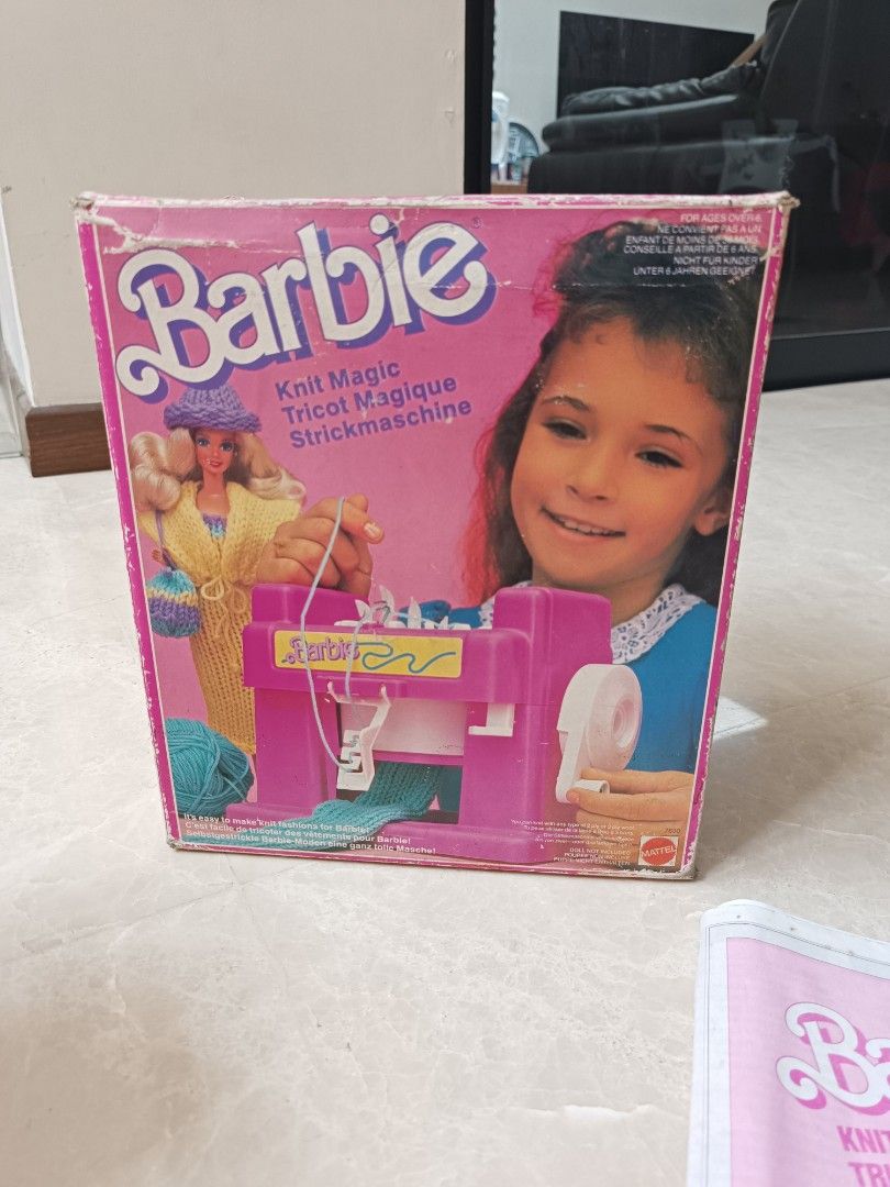 Barbie Super Knit Magic Knitting Machine Vintage Playset Toy Mattel Made in Italy Hardly Used (Kategori: Mainan & Baby Walker) berada di Tangerang. Dikirim oleh yulismg (ID iklan 1379963216, Gambar 2). Deskripsi: Working well Hardly used Complete with box and original yarn From my collection.