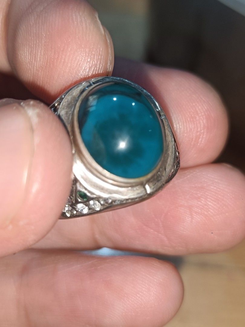 Batu Bacan (Kategori: Topi) berada di Tangerang. Dikirim oleh black8ulls (ID iklan 1380098318, Gambar 2). Deskripsi: batu bacan asli dim 13 mumbul ring silver size 07.