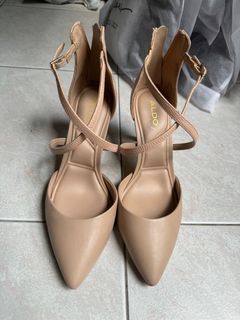 (Category: ) located in . Submitted by Charcat.Closet (Listing ID 1379947789, Image 1). Description: .