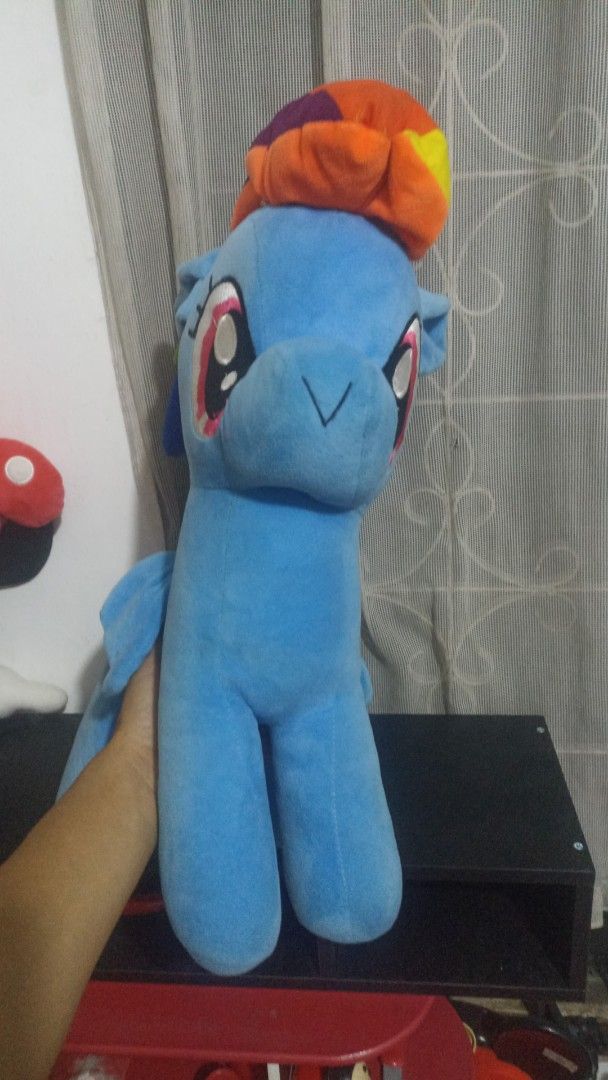 Boneka Little Pony (Kategori: Mainan & Baby Walker) berada di Jakarta Selatan. Dikirim oleh arfahzone.craft (ID iklan 1380077899, Gambar 2). Deskripsi: besar bgt lembutt. bahan miniso.
