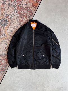 (Kategori: ) berada di . Dikirim oleh Disini_thriftshop (ID iklan 1380091042, Gambar 1). Deskripsi: .