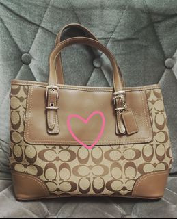 (Category: ) located in . Submitted by prezzylicious (Listing ID 1380090197, Image 1). Description: .