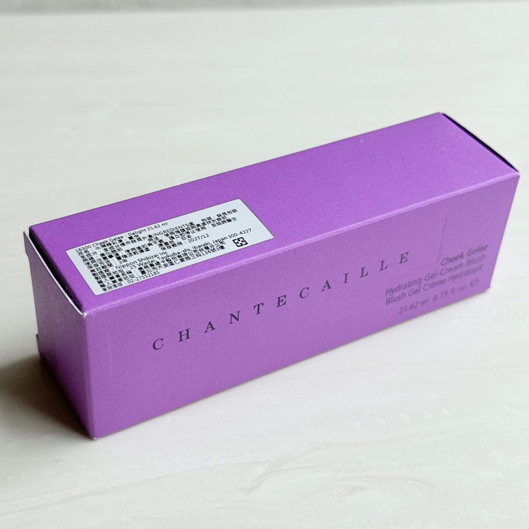由 leeshop0605 (刊登 ID 1379953685，圖片 1) 提交，位於 台北市 (Taipei) 的 CHANTECAILLE 香緹卡 水潤頰彩凍 Delight (類別：化妝品)，說明：保存期限：2027/12 #全新 #賣場商品全為現貨實拍，100%公司正貨！ #有疑慮可參考賣場評價，不再回覆 相關問題 #價格皆已挑戰市場低價，商品大部分只有 少數量，不保留商品，敬請見諒！ #訂單成立後，將於隔天寄出！ #到貨時間需依貨運配送為準，大部分三天 內都可送達！ 有任何商品相關問題歡迎使用【聊聊】功 能與我聯繫 非常感謝您的光臨❤️ 。
