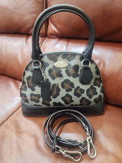 (Kategori: ) berada di . Dikirim oleh allipreloved (ID iklan 1380013667, Gambar 1). Deskripsi: .