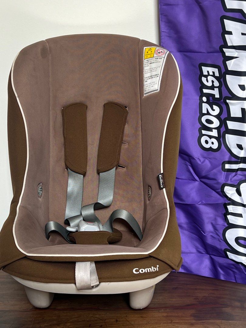Combi Coccoro (Category: Car Seats) located in Bacoor. Submitted by japanbeibishop (Listing ID 1379973327, Image 1). Description: Car Seat Brand/Model: COMBI Coccoro ▫️Convertible Car Seat ▫️Five-point adjustable safety harness ▫️Safe for newborn to toddler ▫️Can be use as a rocker ▫️Front & rear facing ▫️FAA Approved (Airplane use) -Lightweight & compact perfect for travel seat. Clean and ready to use ✔️ *Please send direct message for price. **