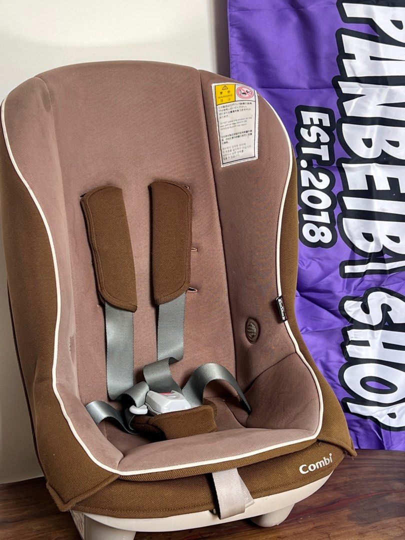 Combi Coccoro (Category: Car Seats) located in Bacoor. Submitted by japanbeibishop (Listing ID 1379973327, Image 2). Description: Car Seat Brand/Model: COMBI Coccoro ▫️Convertible Car Seat ▫️Five-point adjustable safety harness ▫️Safe for newborn to toddler ▫️Can be use as a rocker ▫️Front & rear facing ▫️FAA Approved (Airplane use) -Lightweight & compact perfect for travel seat. Clean and ready to use ✔️ *Please send direct message for price. **