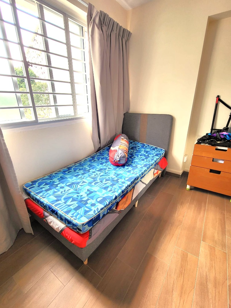 (Category: ) located in . Submitted by your_rental_specialist (Listing ID 1380019037, Image 1). Description: .