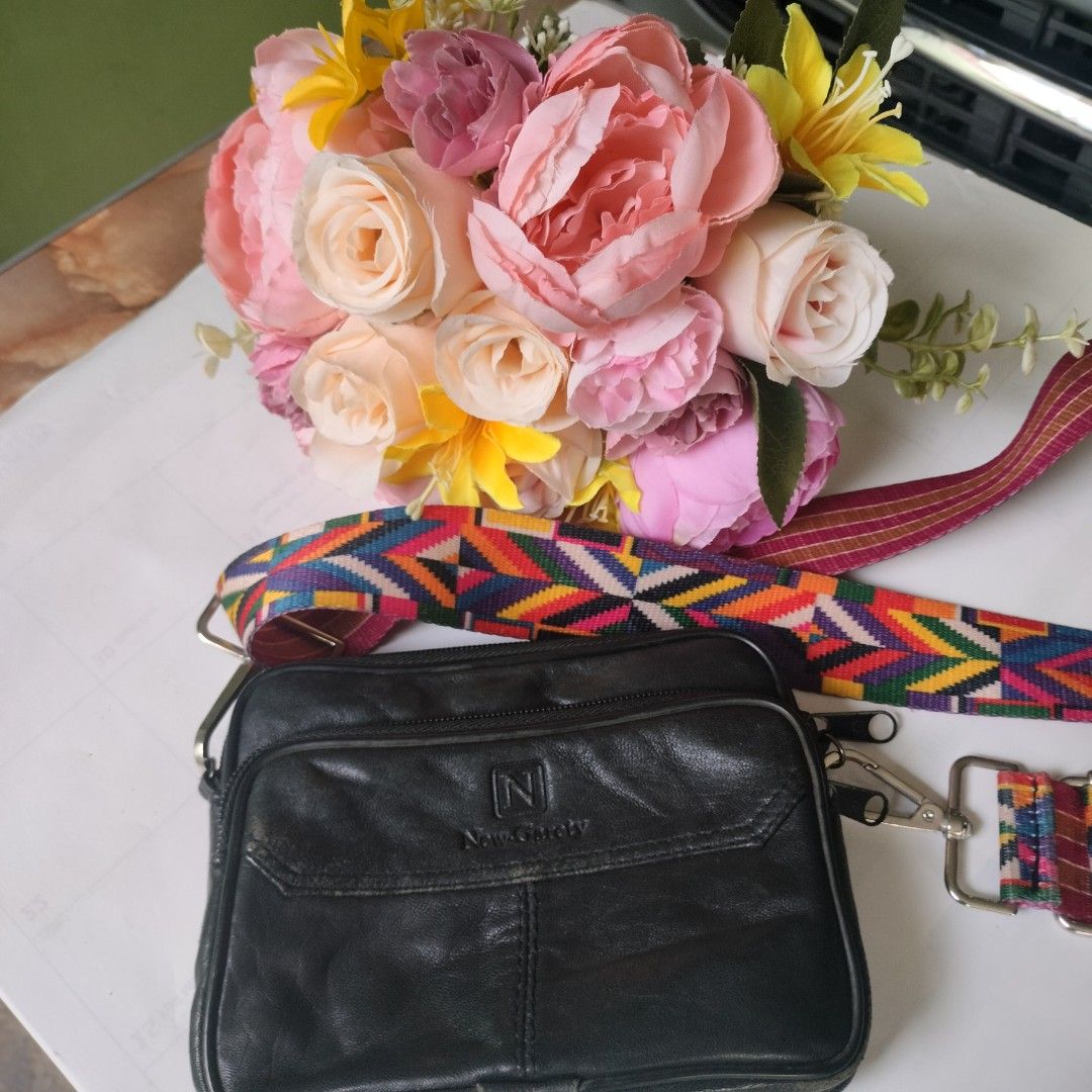 Cross Body Lite (Category: Cross-body Bags) located in Pasig City. Submitted by hapibibiness (Listing ID 1379982407, Image 1). Description: Multi compartment with changeable strap lightly used Great for keeping important things organized in a light bag.