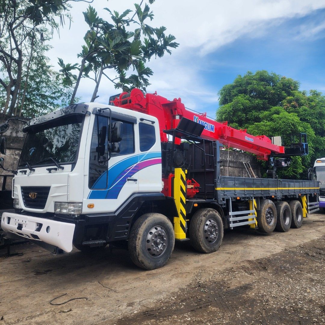 DAEWOO 20Ton Boom Truck Crane (Category: Construction Tools & Equipment) located in Manila. Submitted by live_bestmaro (Listing ID 1364154199, Image 2). Description: Daewoo Boom Yruck Crane boom capacity: 20ton boom length: 36m( including Extra boom) boom brand: Ganglim KS 7000L engine: CUMMINS loading capacity: 25 ton wheel: 14 wheeler Fully reconditioned.