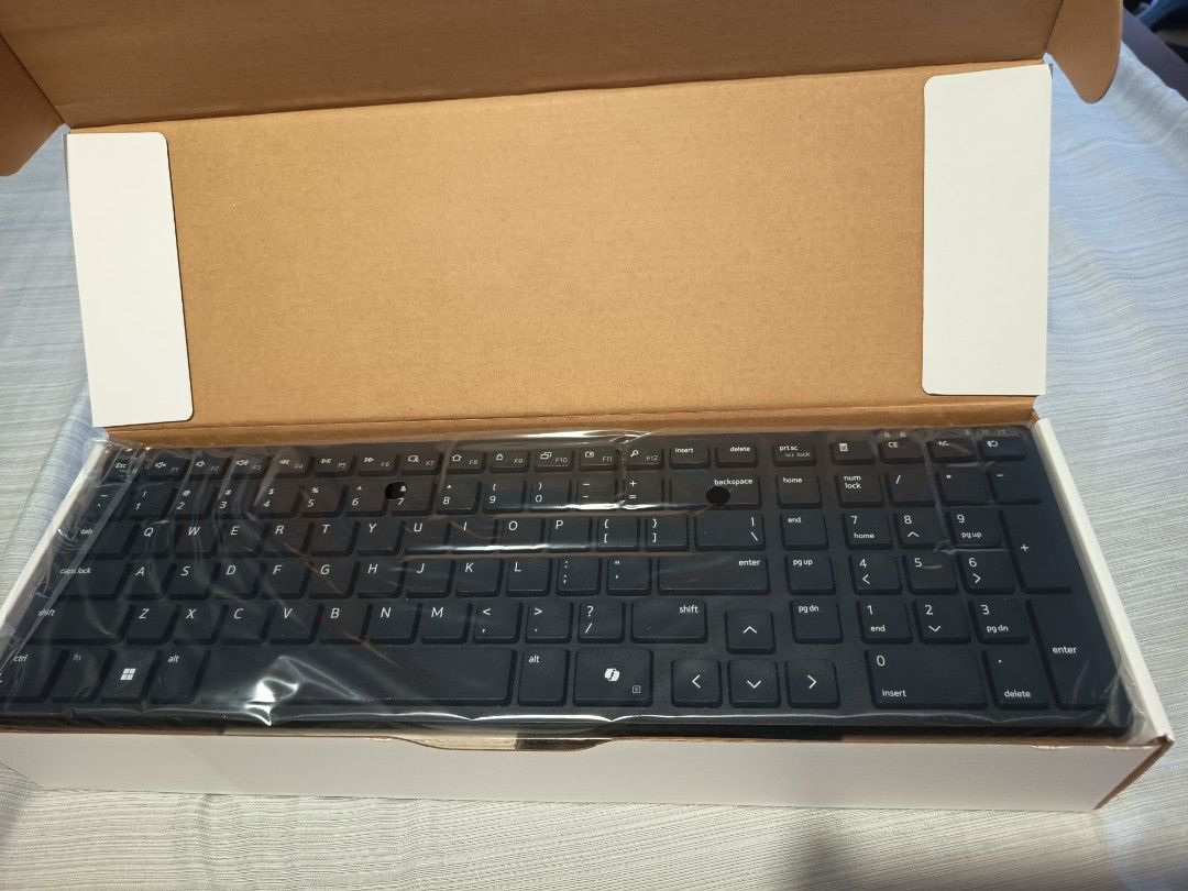 Dell Mouse and Keyboard (Category: Computer Keyboard) located in Pasig City. Submitted by umarsampo (Listing ID 1379921871, Image 2). Description: Original price 5000, now 1000 only.