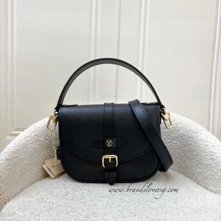 (Category: ) located in . Submitted by brands_lover (Listing ID 1379984976, Image 1). Description: .
