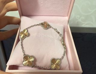 (Category: ) located in . Submitted by popspecial (Listing ID 1379948538, Image 1). Description: .