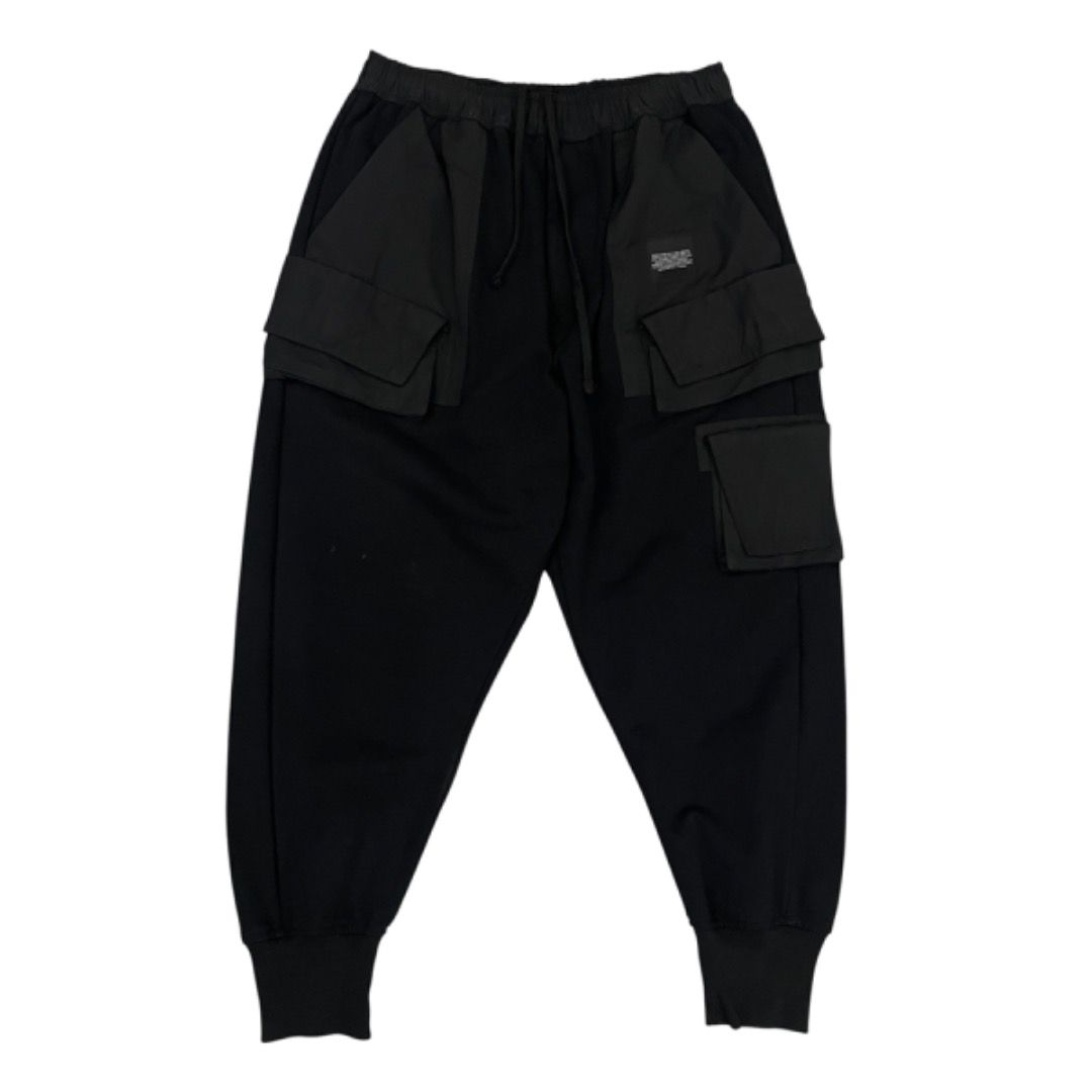 Julius 7 Drawstring Multipocket Pants (Category: Joggers) located in Bacolod City. Submitted by cast.archives (Listing ID 1380067781, Image 1). Description: Julius 7 Drawstring Multipocket Pants Authentic Size: Waist: 28-38” Length: 39” Inseam: 25” Condition: Excellent Flaw: Sign of used only.